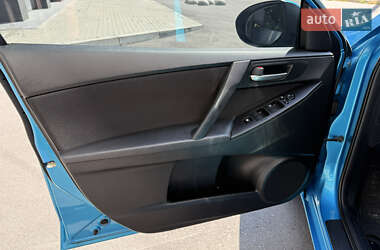 Седан Mazda 3 2011 в 
