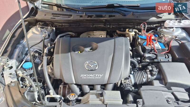 Седан Mazda 3 2016 в Днепре
