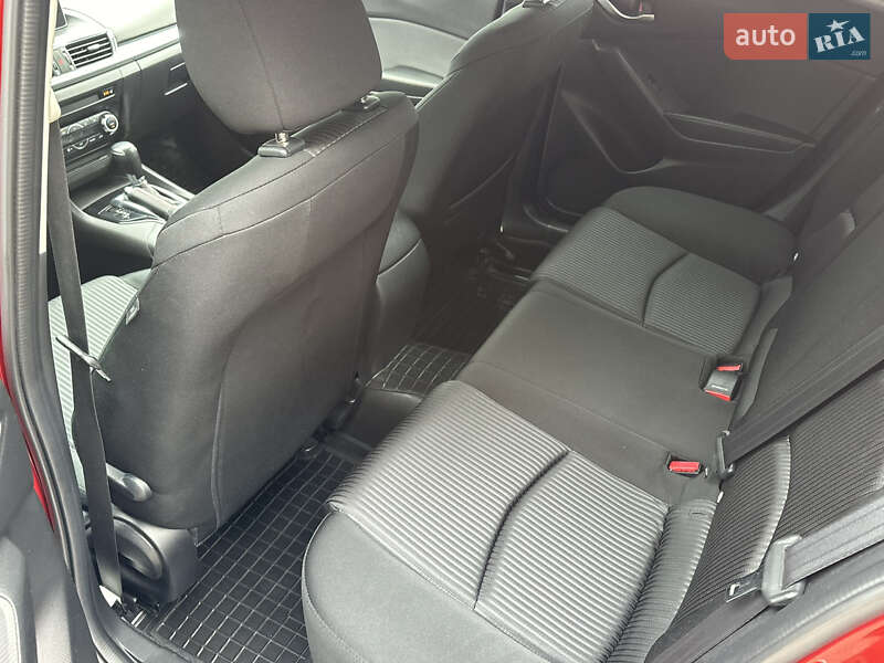 Седан Mazda 3 2014 в Киеве