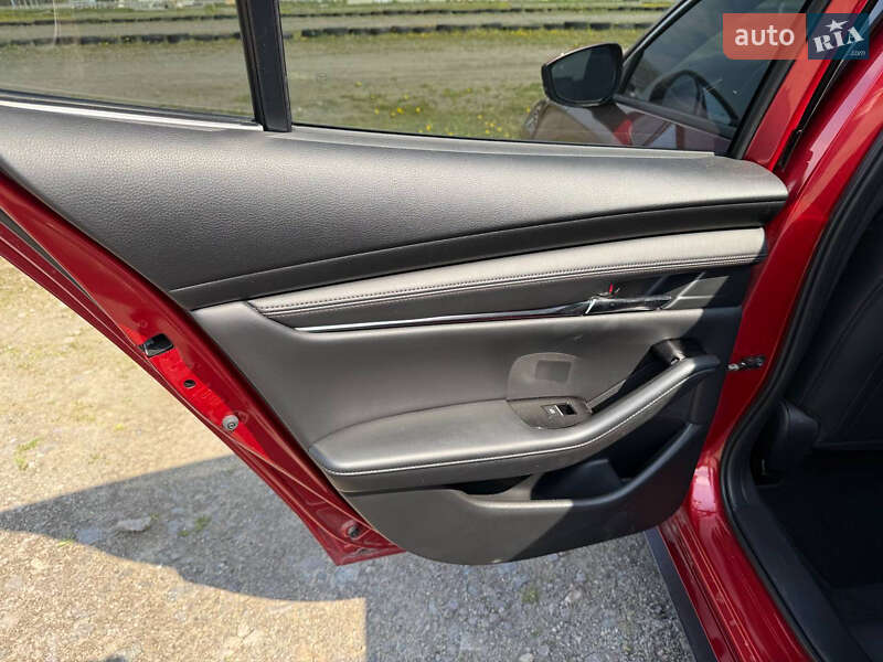 Седан Mazda 3 2019 в Львове