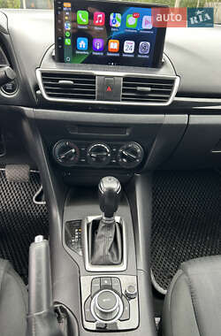 Седан Mazda 3 2013 в 