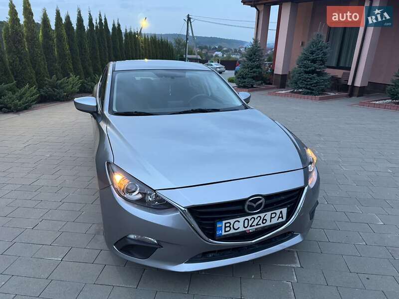 Седан Mazda 3 2016 в 