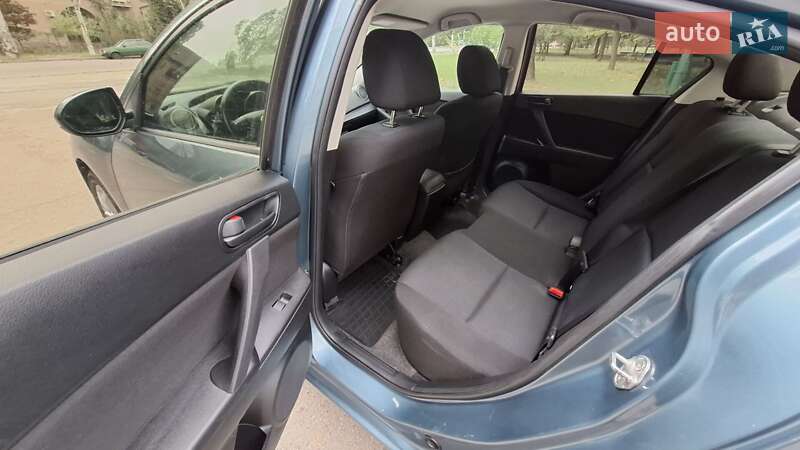 Седан Mazda 3 2010 в Запорожье