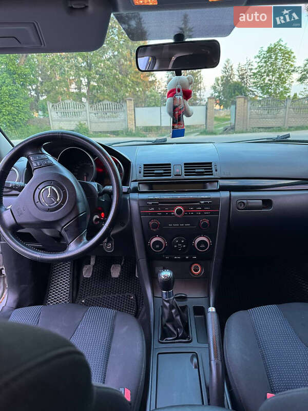 Хэтчбек Mazda 3 2004 в Шаргороде