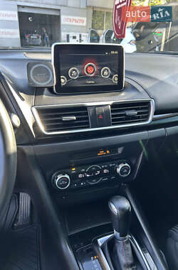 Седан Mazda 3 2014 в 