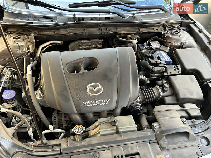 Седан Mazda 3 2014 в Днепре
