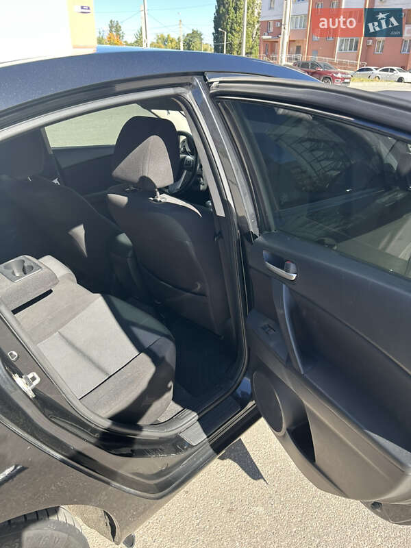 Седан Mazda 3 2011 в Харькове