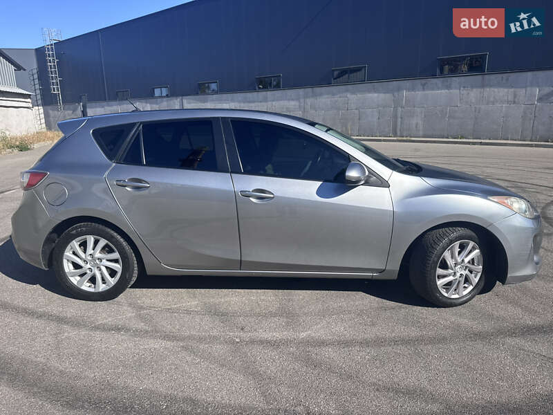 Хэтчбек Mazda 3 2011 в Киеве