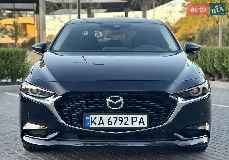 Седан Mazda 3 2019 в Киеве