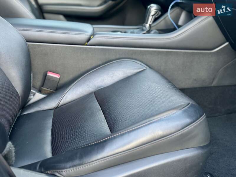 Седан Mazda 3 2019 в Киеве