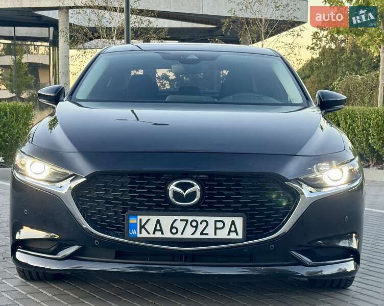 Седан Mazda 3 2019 в Киеве