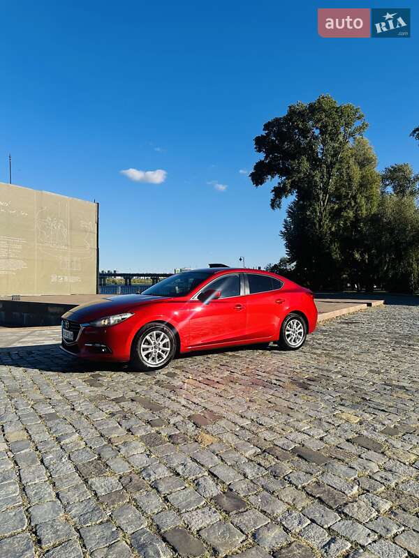 Седан Mazda 3 2016 в Киеве