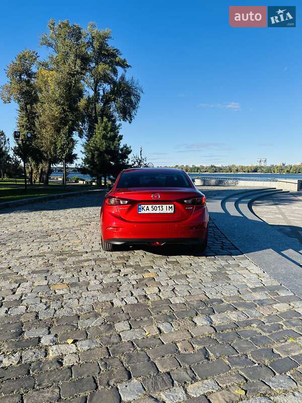 Седан Mazda 3 2016 в Киеве