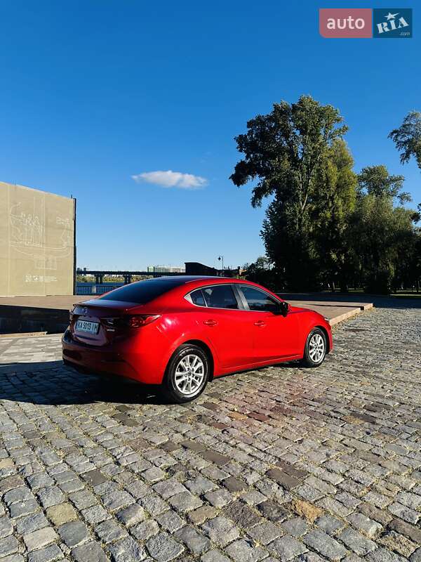 Седан Mazda 3 2016 в Киеве