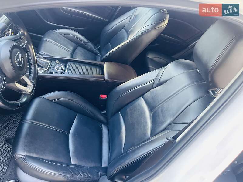 Седан Mazda 3 2017 в Киеве
