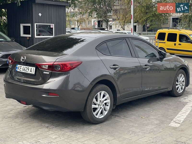 Седан Mazda 3 2013 в Днепре