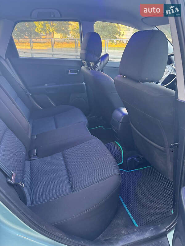 Хэтчбек Mazda 3 2004 в Киеве