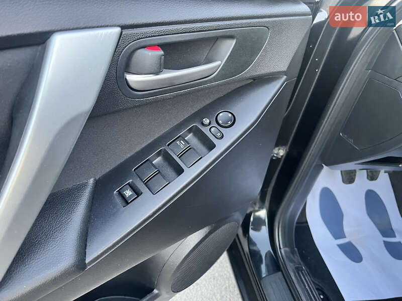 Хэтчбек Mazda 3 2010 в Полтаве фото 28 Хэтчбек Mazda 3 2010 в Полтаве