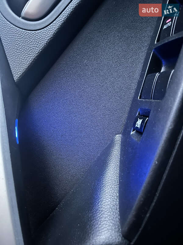 Хэтчбек Mazda 3 2010 в Полтаве фото 44 Хэтчбек Mazda 3 2010 в Полтаве