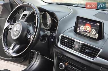 Седан Mazda 3 2017 в 