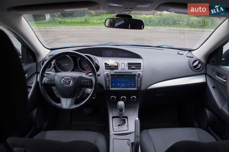 Хэтчбек Mazda 3 2011 в Киеве