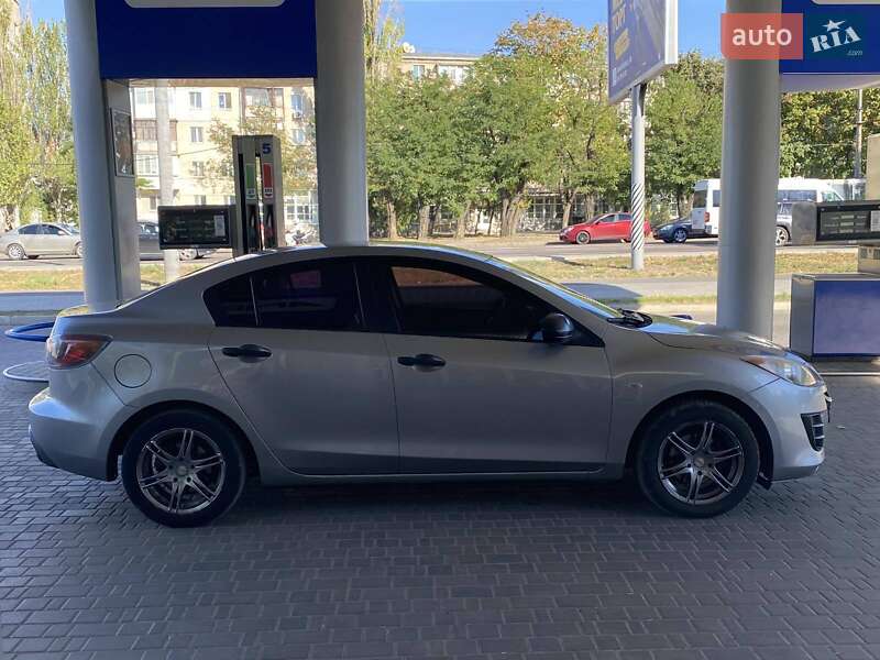 Седан Mazda 3 2010 в Николаеве