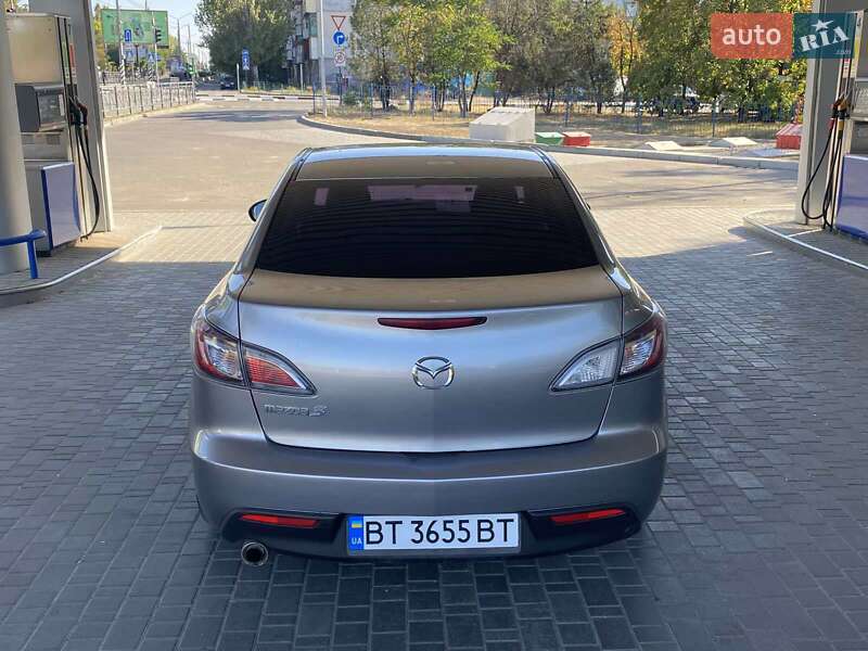 Седан Mazda 3 2010 в Николаеве