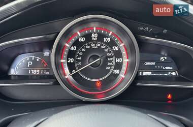 Седан Mazda 3 2016 в Киеве