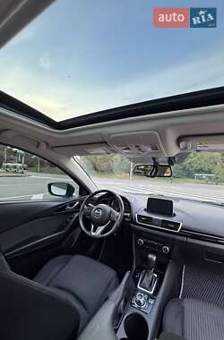 Седан Mazda 3 2016 в Чернигове