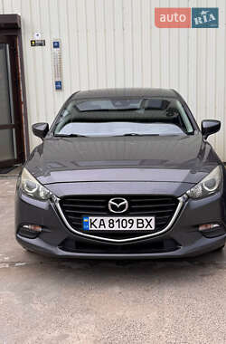 Седан Mazda 3 2017 в Киеве