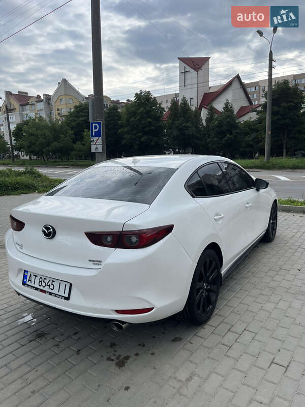 Седан Mazda 3 2022 в Ивано-Франковске
