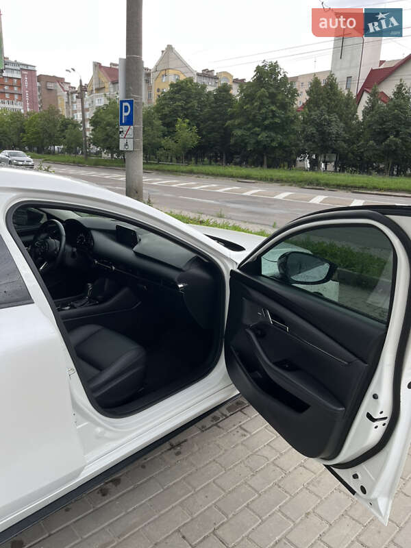 Седан Mazda 3 2022 в Ивано-Франковске