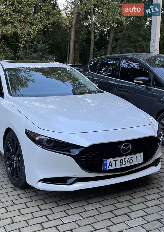Седан Mazda 3 2022 в Ивано-Франковске
