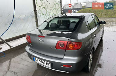 Седан Mazda 3 2004 в 