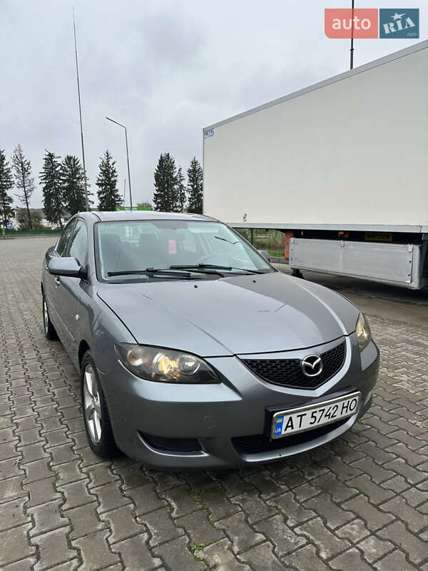 Седан Mazda 3 2004 в Коломые