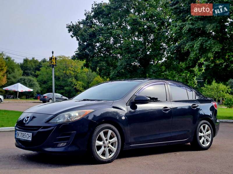 Седан Mazda 3 2010 в Ровно
