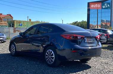 Седан Mazda 3 2016 в 