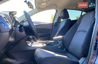 Седан Mazda 3 2016 в 