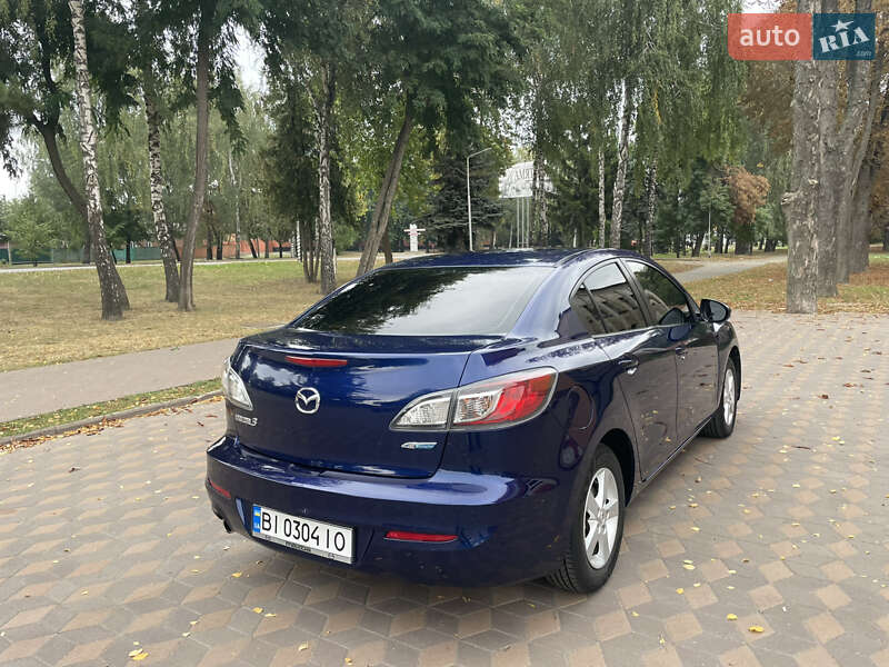 Седан Mazda 3 2012 в Лубнах
