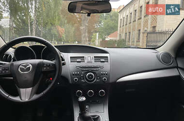 Седан Mazda 3 2012 в Лубнах