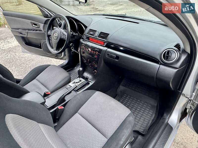 Седан Mazda 3 2006 в Киеве