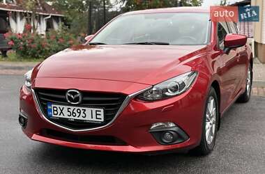 Хэтчбек Mazda 3 2015 в 
