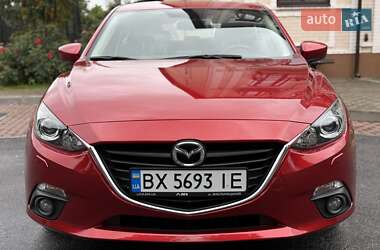 Хэтчбек Mazda 3 2015 в 