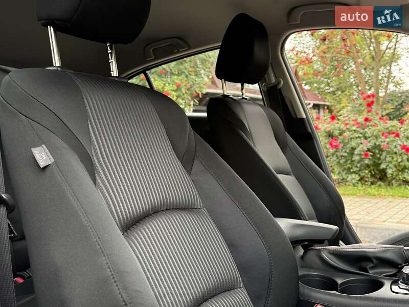 Хэтчбек Mazda 3 2015 в Виннице
