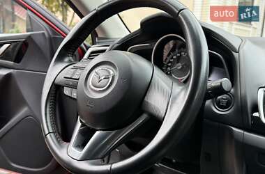Хэтчбек Mazda 3 2015 в 