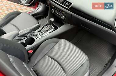 Хэтчбек Mazda 3 2015 в 