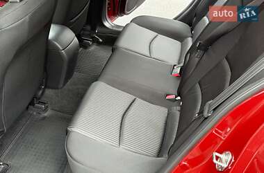 Хэтчбек Mazda 3 2015 в 