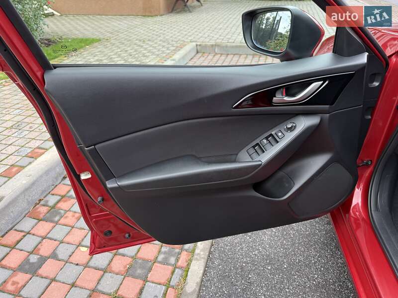 Хэтчбек Mazda 3 2015 в Виннице
