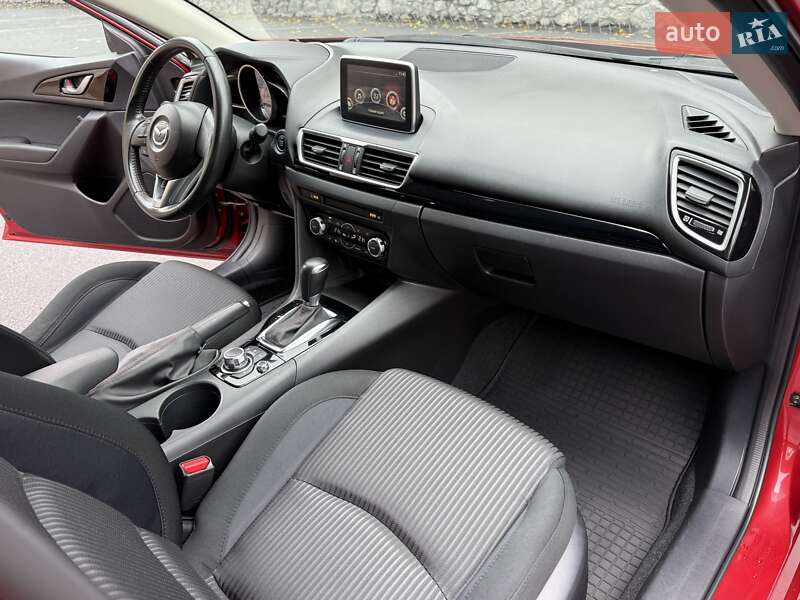 Хэтчбек Mazda 3 2015 в Виннице