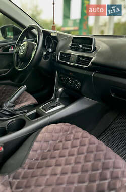 Седан Mazda 3 2014 в 